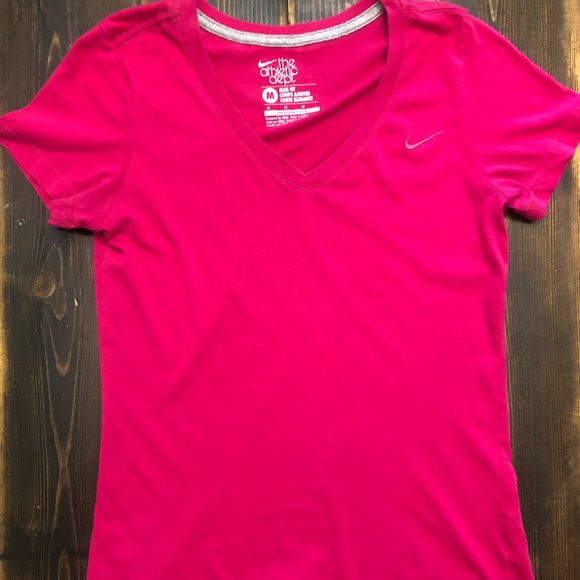 NWOT- NIKE Hot Pink V-Neck Short Sleeve T-Shirt SZ MEDIUM Slim Fit - Picture 4 of 4